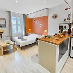 Studio Lumineux Et Moderne