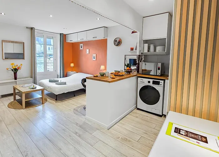 Studio Lumineux Et Moderne